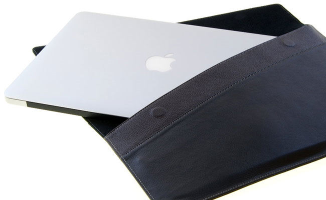 Housse Macbook Air en cuir noir